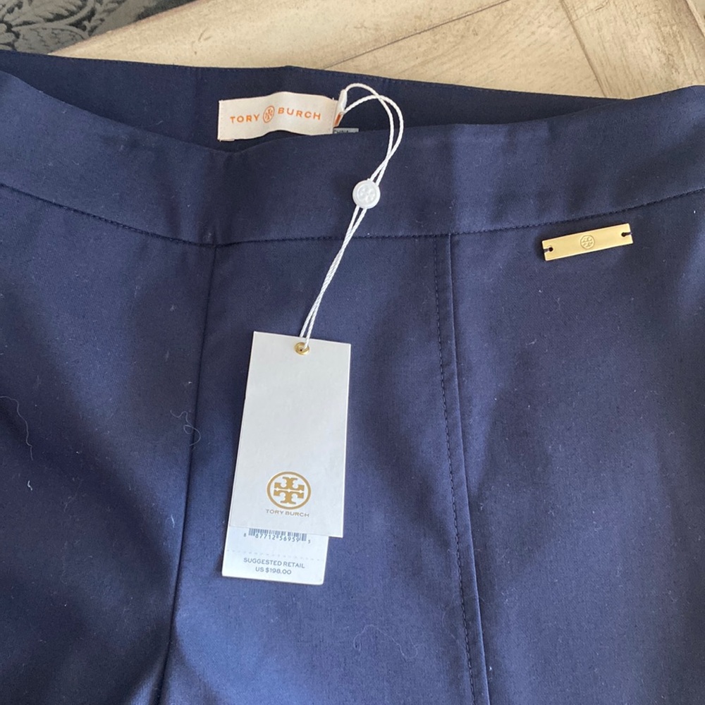 Brand new Tory Burch Callie Skinny Pant size 6, navy.